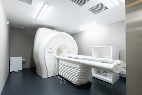 高性能1.5テスラMRI
